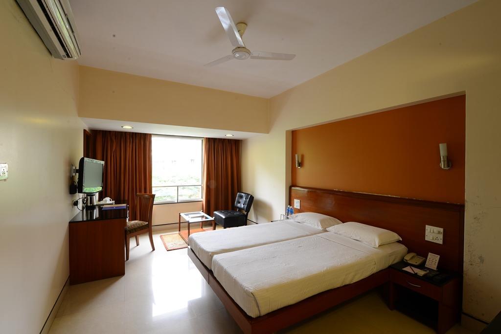 Hotel Woodland Pune Esterno foto